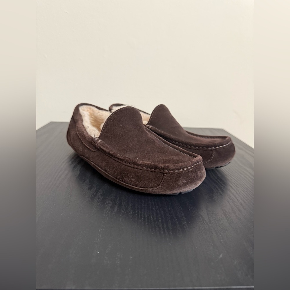 UGG MEN'S BROWN ASCOT SLIPPERS SUEDE MOCCASIN SHOES SZ 8